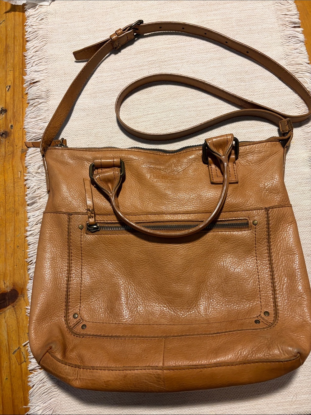 American Leather Co.Classic Tan Leather Crossbody Tote Bag with Front Zip Pocket